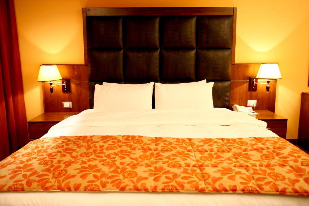 2-Bedroom Suite with Terrace
